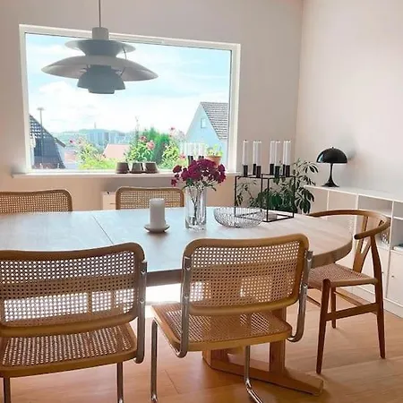 Sentralt Pa Byhaugen, Naer Ons Villa Stavanger